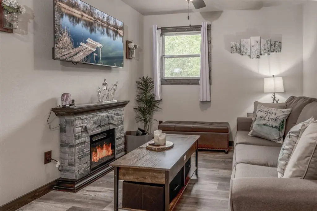 3028a75f7b5a4dcaa867d836620a5f8a-Large