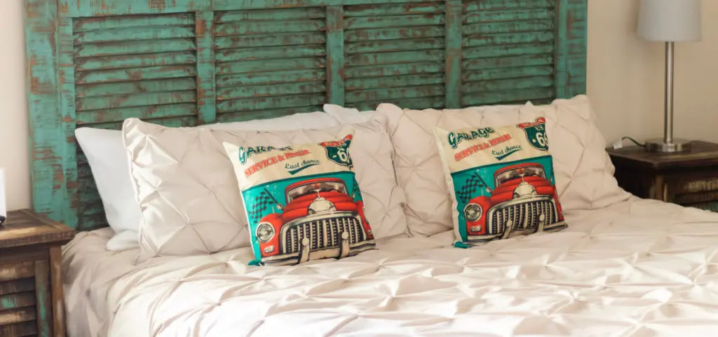 8d7a7f_6c641d9733fa4ca29da7e7625ddaca60mv2